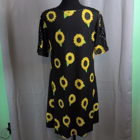 Simply Southern Sunflower Print Midi Dress - Picture 2 of 7